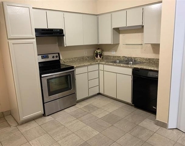 207 Trellis Place - Photo Thumbnail 2