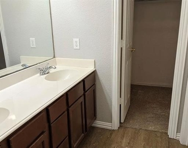 904 Canal Street - Photo Thumbnail 16