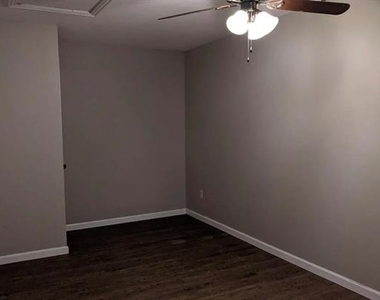 904 Canal Street - Photo Thumbnail 20