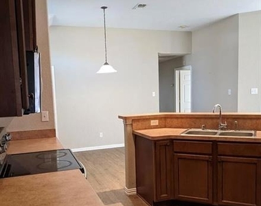 904 Canal Street - Photo Thumbnail 10