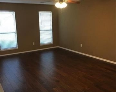 1828 Angelina Drive - Photo Thumbnail 3