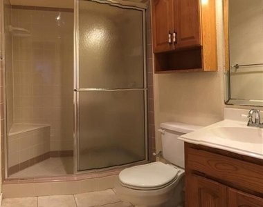 1828 Angelina Drive - Photo Thumbnail 10