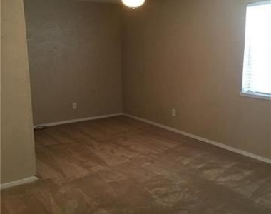 1828 Angelina Drive - Photo Thumbnail 9