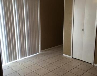 1828 Angelina Drive - Photo Thumbnail 5