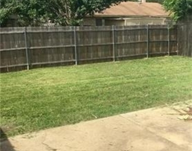 1828 Angelina Drive - Photo Thumbnail 11