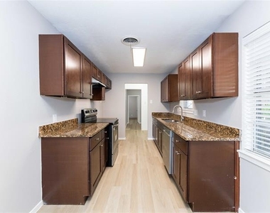 1505 Mcdonald Drive - Photo Thumbnail 8