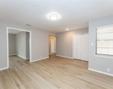 1505 Mcdonald Drive - Photo Thumbnail 4