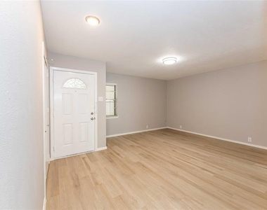 1505 Mcdonald Drive - Photo Thumbnail 2