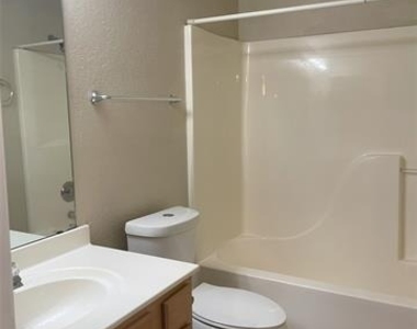 4241 Iris Avenue - Photo Thumbnail 5