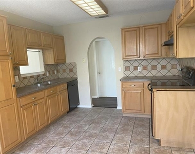4241 Iris Avenue - Photo Thumbnail 2
