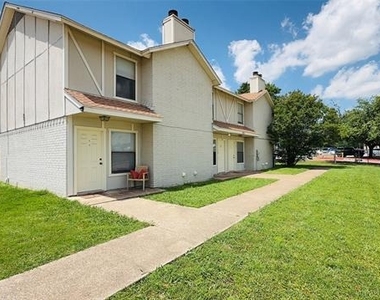 221 Meadow Court - Photo Thumbnail 2