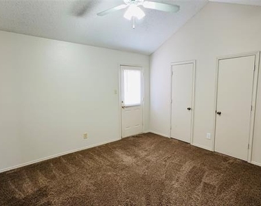 221 Meadow Court - Photo Thumbnail 10
