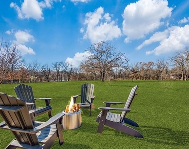 4920 Glen Oaks Circle - Photo Thumbnail 10