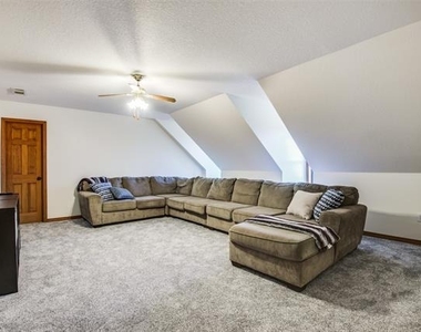 4920 Glen Oaks Circle - Photo Thumbnail 5