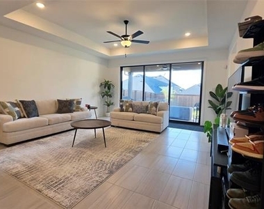 1513 Larson Lane - Photo Thumbnail 20