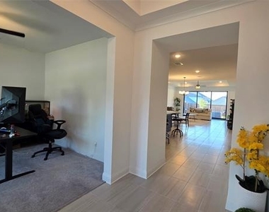 1513 Larson Lane - Photo Thumbnail 4
