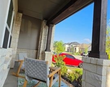 1513 Larson Lane - Photo Thumbnail 2