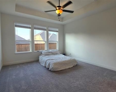 1513 Larson Lane - Photo Thumbnail 32