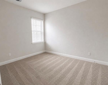 7849 Sunset Boulevard - Photo Thumbnail 9
