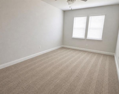 7849 Sunset Boulevard - Photo Thumbnail 6