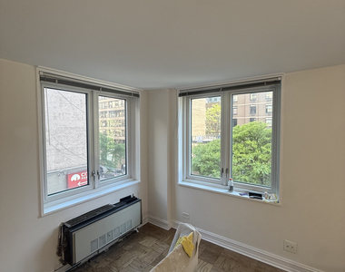 400 East 71st Street - Photo Thumbnail 5