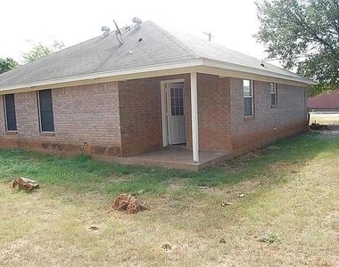 1202 Spell Avenue - Photo Thumbnail 5