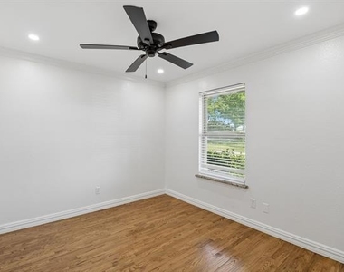 6315 Sachse Street - Photo Thumbnail 17