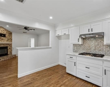 6315 Sachse Street - Photo Thumbnail 8