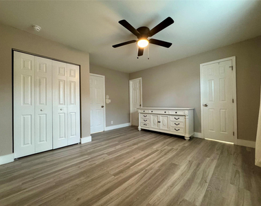 1871 Nw 31st Court - Photo Thumbnail 12