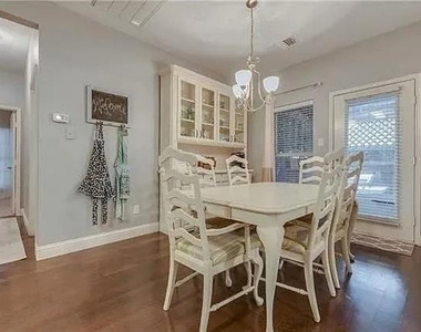 8895 Camfield Way - Photo Thumbnail 7