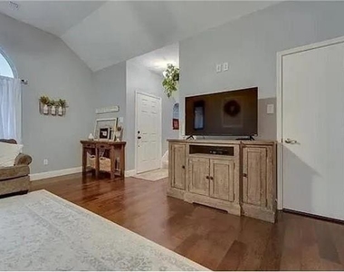 8895 Camfield Way - Photo Thumbnail 3