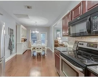 8895 Camfield Way - Photo Thumbnail 10