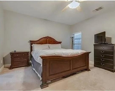 8895 Camfield Way - Photo Thumbnail 11