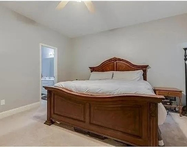 8895 Camfield Way - Photo Thumbnail 12