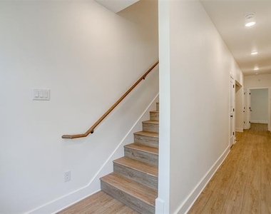 2345 Benbrook Drive - Photo Thumbnail 2