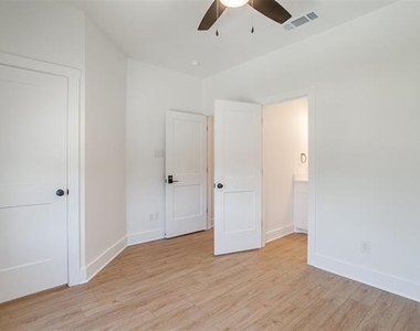 2345 Benbrook Drive - Photo Thumbnail 24