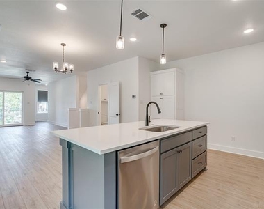 2345 Benbrook Drive - Photo Thumbnail 21