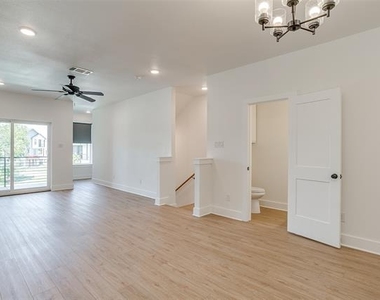 2345 Benbrook Drive - Photo Thumbnail 11