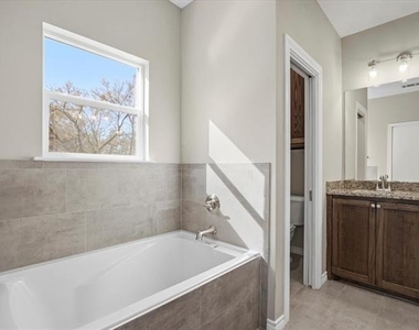 508 Good John Street - Photo Thumbnail 18