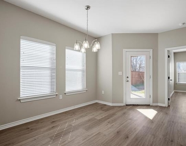 508 Good John Street - Photo Thumbnail 12
