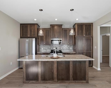 508 Good John Street - Photo Thumbnail 8