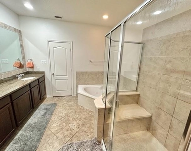 5029 Parkview Place - Photo Thumbnail 19
