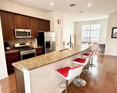 5029 Parkview Place - Photo Thumbnail 11