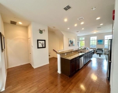5029 Parkview Place - Photo Thumbnail 9