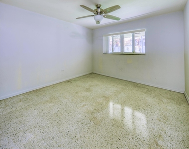 305 S Federal Highway - Photo Thumbnail 12