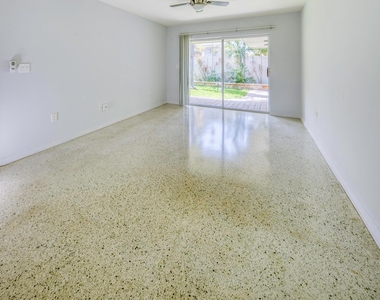 305 S Federal Highway - Photo Thumbnail 11