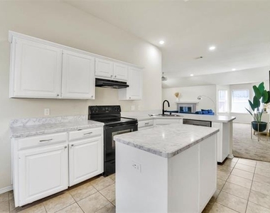 6707 Classen Trail - Photo Thumbnail 7