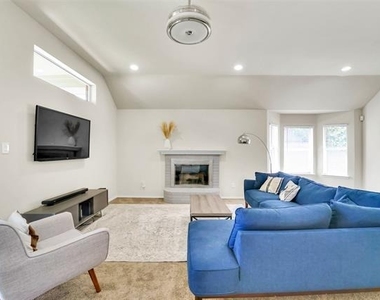 6707 Classen Trail - Photo Thumbnail 5