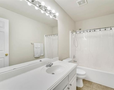 6707 Classen Trail - Photo Thumbnail 16