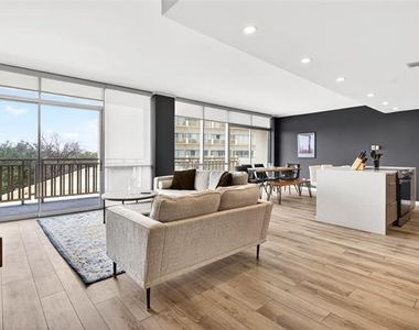 6211 Northwest Highway - Photo Thumbnail 1